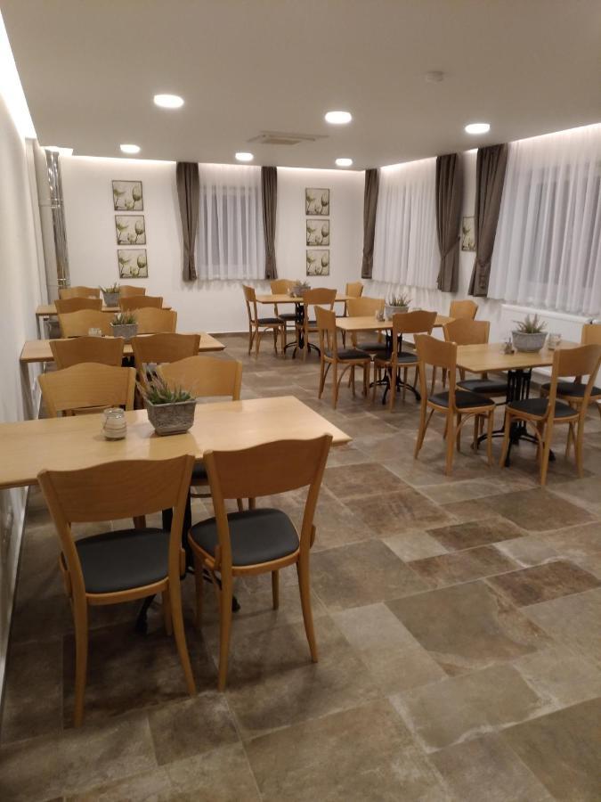 Penzion Kometa Pasohlávky Exterior photo